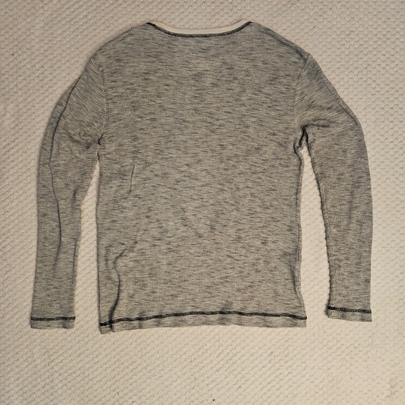 No Boundaries Textured Long Sleeve Tee for Men Size M - Picture 4 of 4